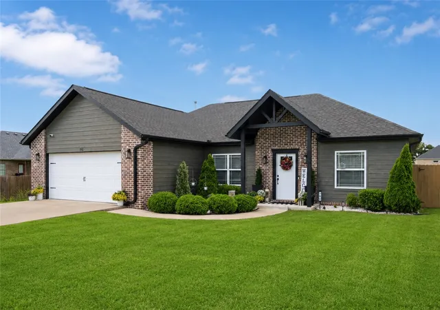 Homes for sale in Siloam Springs, AR | 703 W Teri Dr, Siloam Springs, AR 72761 | MLS# 1351940
