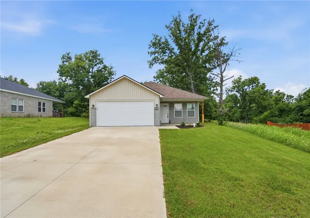 Homes for sale in Watts, OK | 896 S Snyder Springs Loop, Watts, OK 74964 | MLS# 1351813
