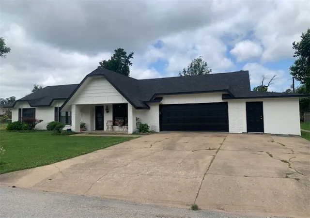 2nd image of 1006 S 21st St, Rogers, AR 72758 | MLS# 1352023