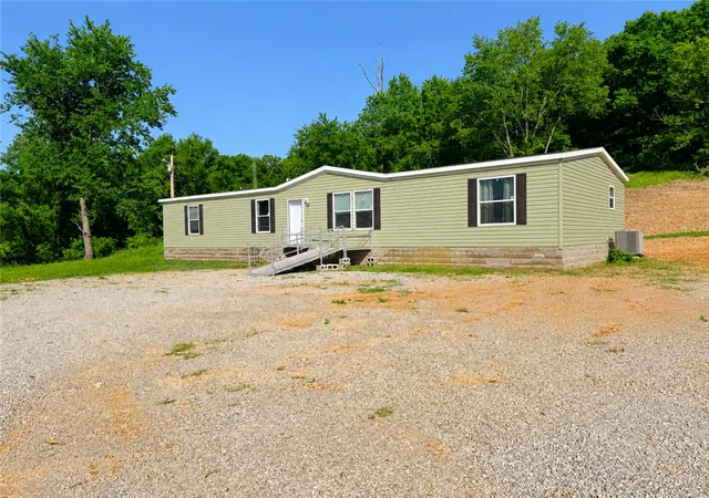 Homes for sale in Anderson, MO | 723 Industrial Park Dr, Anderson, MO 64831 | MLS# 1352039