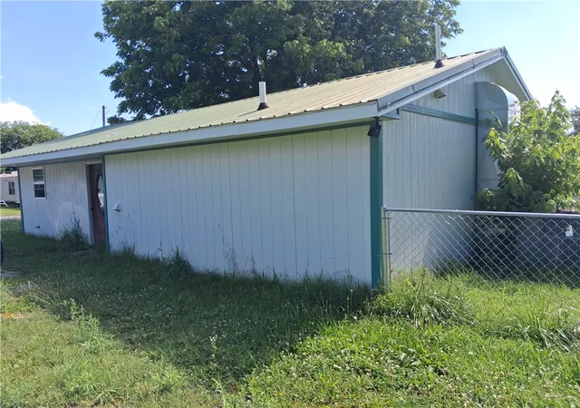 Homes for sale in Green Forest, AR | 303 W 8th St, Green Forest, AR 72638 | MLS# 1352051