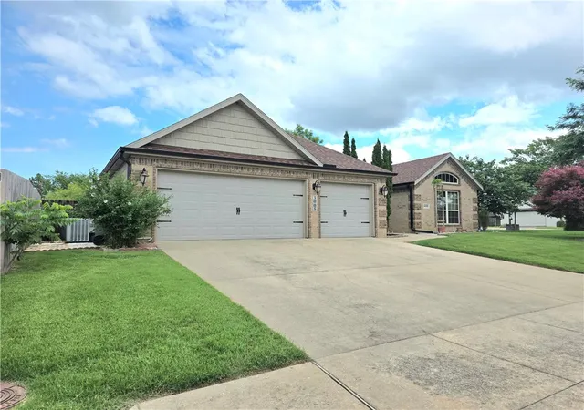 Photo 1 of Single family home for sale at 3005 N 15th Place, Rogers, AR 72756 | MLS# 1352082 | Listing updated on 2026-07-29