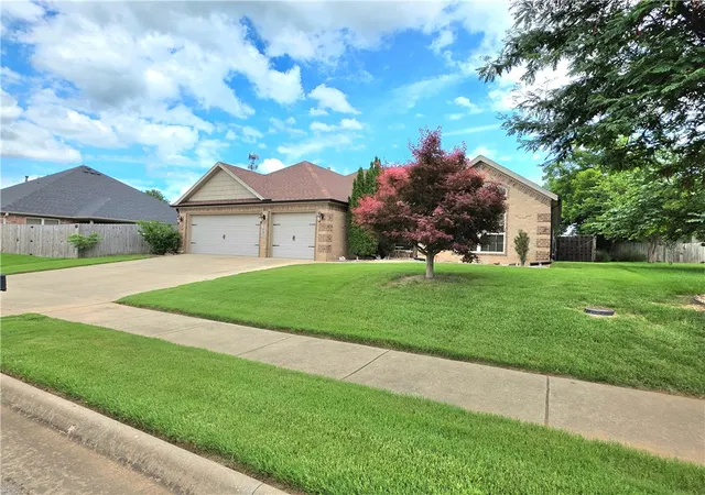 Photo 3 of Single family home for sale at 3005 N 15th Place, Rogers, AR 72756 | MLS# 1352082 | Listing updated on 2026-07-29