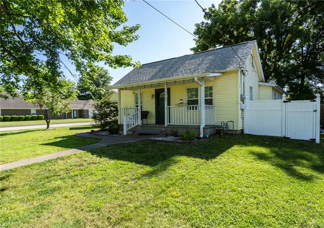 Homes for sale in Siloam Springs, AR | 2008 S Washington St, Siloam Springs, AR 72761 | MLS# 1351986
