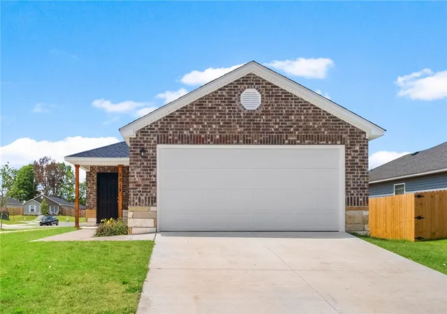 1st image of 2514 E Meramec St, Fayetteville, AR 72701 | MLS# 1351521