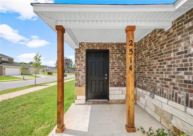 2nd image of 2514 E Meramec St, Fayetteville, AR 72701 | MLS# 1351521