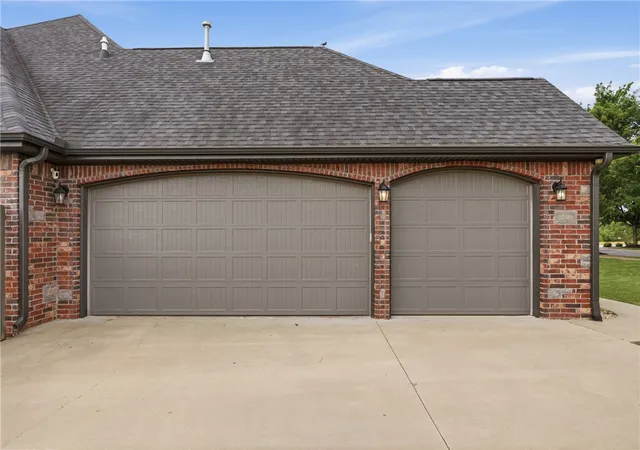 Photo 4 of Single family home for sale at 3705 SW Banbury Dr, Bentonville, AR 72713 | MLS# 1352187 | Listing updated on 2026-08-03