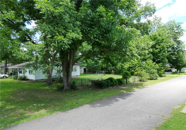 image of 1405 El Paso Ave, Russellville, AR 72801 | MLS# 1352229
