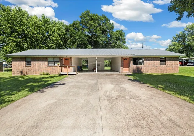 1st image of 305 Pittman St, Prairie Grove, AR 72753 | MLS# 1352249