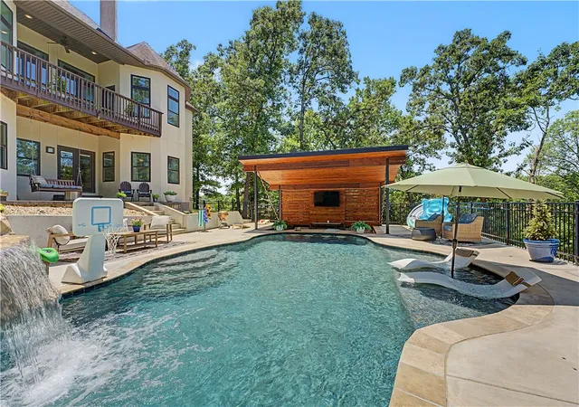 3rd image of 8424 Preston Trl, Bentonville, AR 72712 | MLS# 1352330