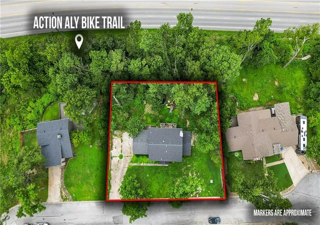Photo 3 of Single family home for sale at 1801 Kimberly Pl, Bentonville, AR 72712 | MLS# 1352235 | Listing updated on 2026-07-11