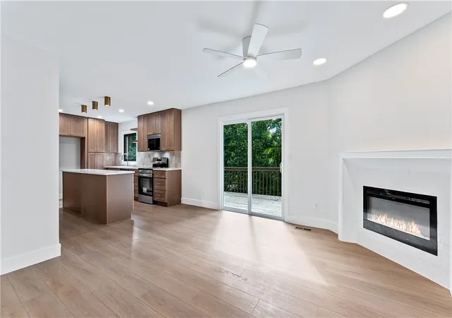 Photo 4 of Single family home for sale at 1801 Kimberly Pl, Bentonville, AR 72712 | MLS# 1352235 | Listing updated on 2026-07-11