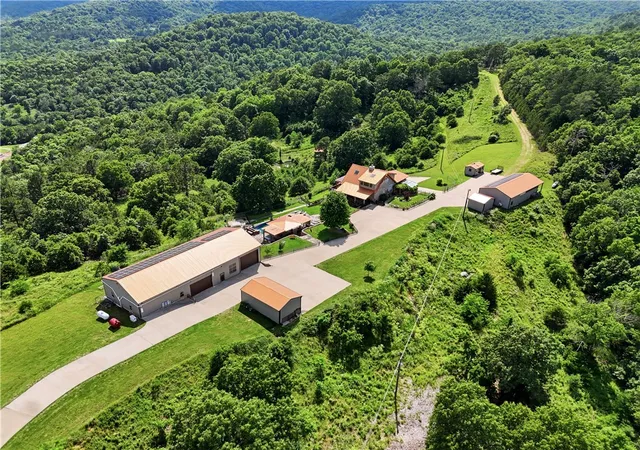 4th image of 612 Madison 1556, Eureka Springs, AR 72632 | MLS# 1351993