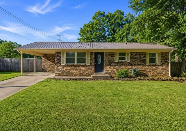 2nd image of 11 Northwood St, West Fork, AR 72774 | MLS# 1351955