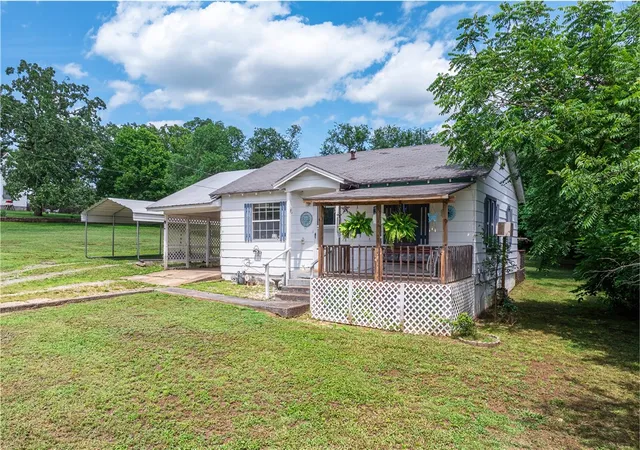 Homes for sale in Yellville, AR | 515 Broadway Ave, Yellville, AR 72687 | MLS# 1352314