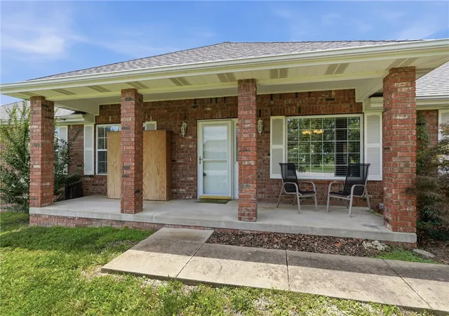 1st image of 21 La Costa Dr, Holiday Island, AR 72631 | MLS# 1352248