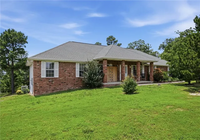 2nd image of 21 La Costa Dr, Holiday Island, AR 72631 | MLS# 1352248