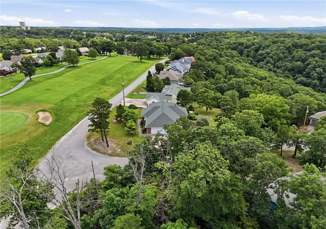 33rd image of 21 La Costa Dr, Holiday Island, AR 72631 | MLS# 1352248