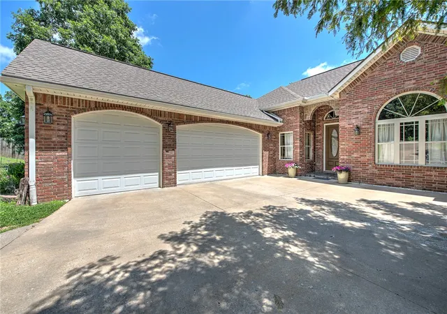 3rd image of 3 Buckfast Ln, Bella Vista, AR 72714 | MLS# 1352190