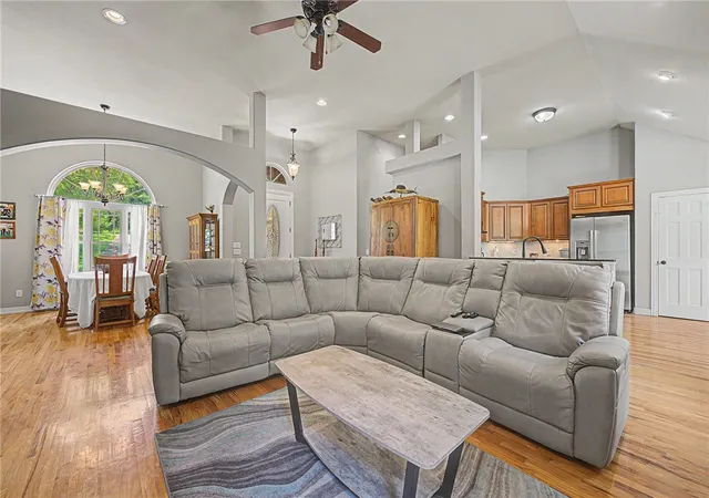4th image of 3 Buckfast Ln, Bella Vista, AR 72714 | MLS# 1352190