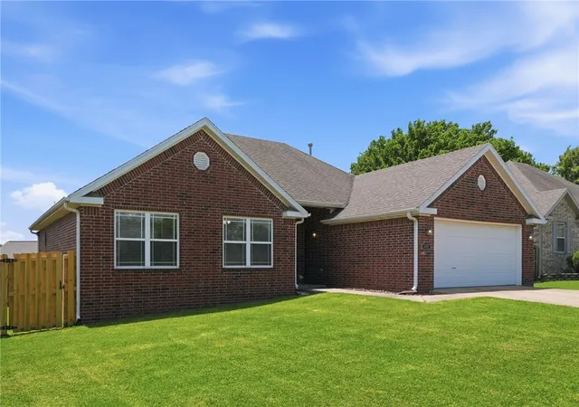 Homes for sale in Springdale, AR | 5337 Monica Marie Ave, Springdale, AR 72762 | MLS# 1351984