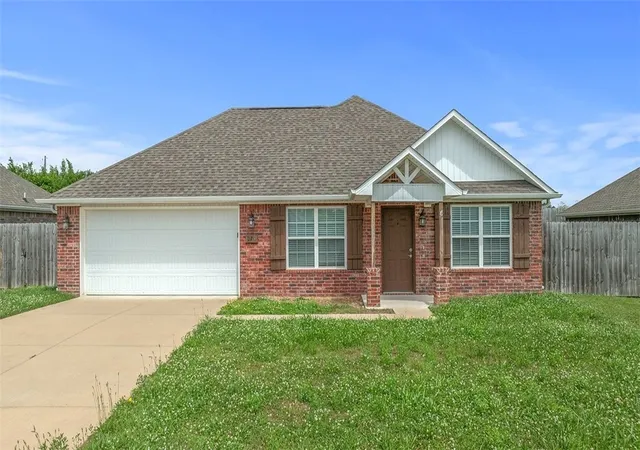 1st image of 824 Brook St, Gentry, AR 72734 | MLS# 1350908