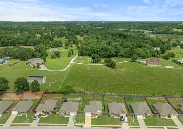 29th image of 824 Brook St, Gentry, AR 72734 | MLS# 1350908
