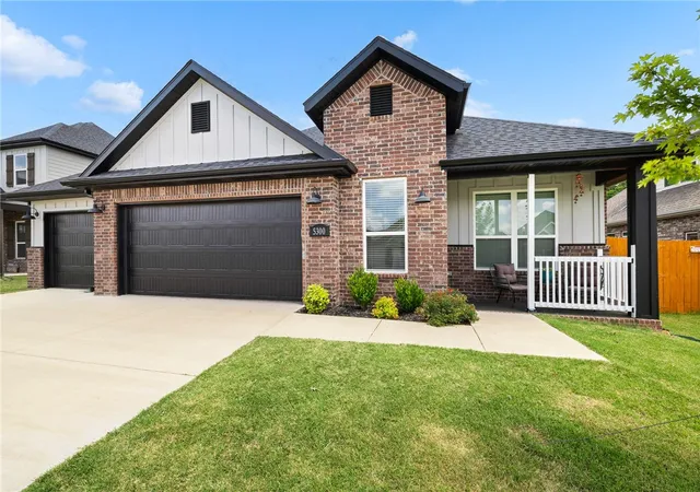 Photo 2 of Single family home for sale at 5300 Sw Tea Olive Ln, Bentonville, AR 72713 | MLS# 1352569 | Listing updated on 2026-07-29
