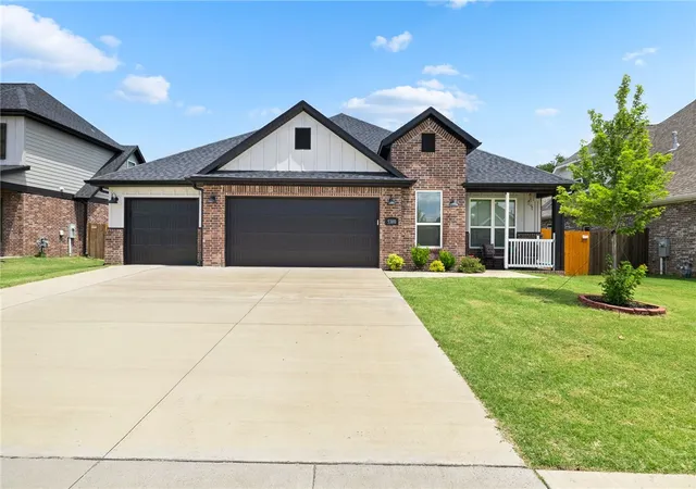 Photo 5 of Single family home for sale at 5300 SW Tea Olive Ln, Bentonville, AR 72713 | MLS# 1352569 | Listing updated on 2026-07-29
