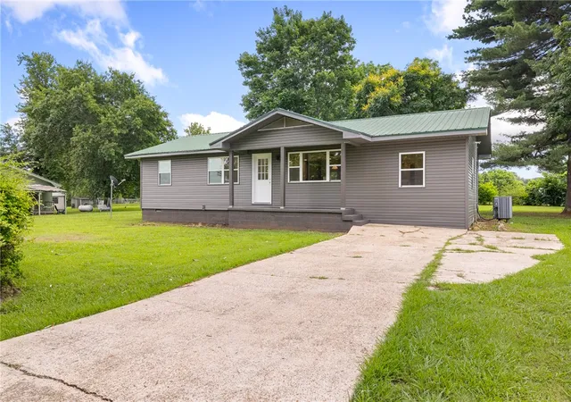 3rd image of 18 Sue St, Western Grove, AR 72685 | MLS# 1352594