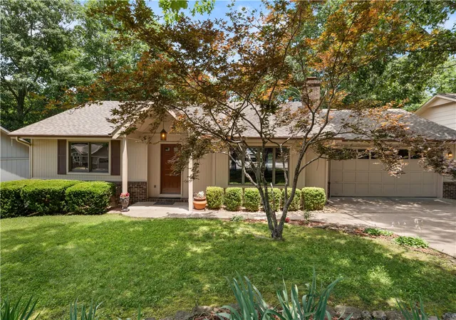 1st image of 20 Munster Dr, Bella Vista, AR 72715 | MLS# 1352370