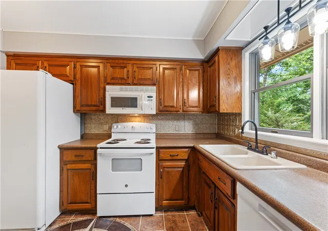 4th image of 20 Munster Dr, Bella Vista, AR 72715 | MLS# 1352370