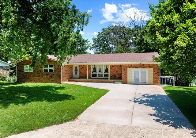 1st image of 703 N Liberty St, Harrison, AR 72601 | MLS# 1352498