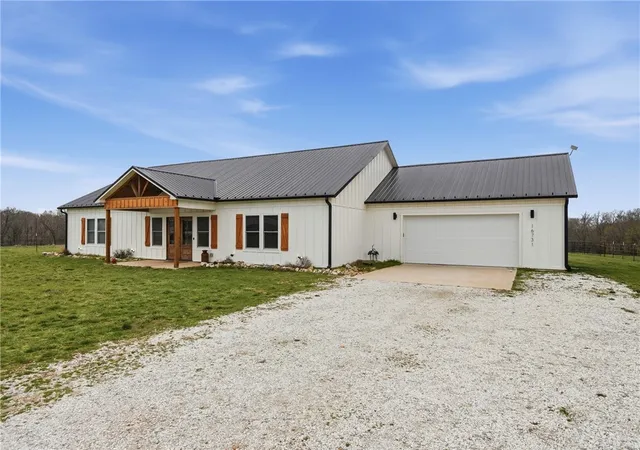 2nd image of 16731 Patton Rd, Pea Ridge, AR 72751 | MLS# 1352568