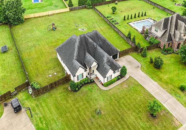 2nd image of 2499 Brookwater Ln, Fayetteville, AR 72703 | MLS# 1352629