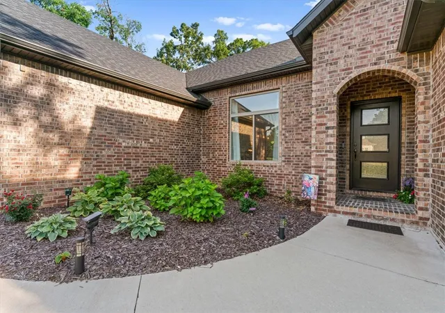 2nd image of 3 Florence Cir, Bella Vista, AR 72715 | MLS# 1352006