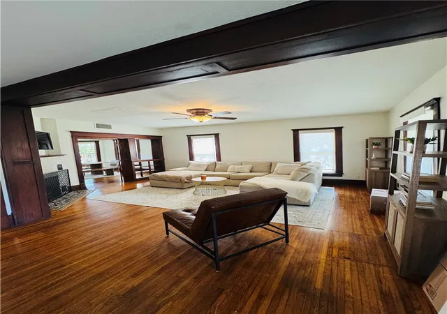 Photo 3 of Single family home for sale at 411 N Broadway St, Siloam Springs, AR 72761 | MLS# 1352646 | Listing updated on 2026-09-23