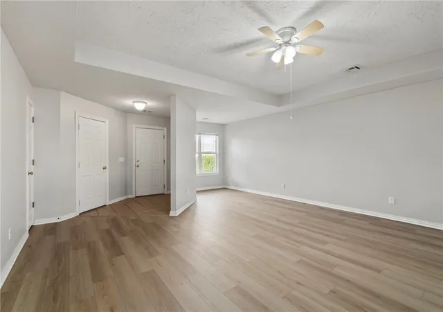 3rd image of 211 Ravenwood Blvd, Siloam Springs, AR 72761 | MLS# 1352648