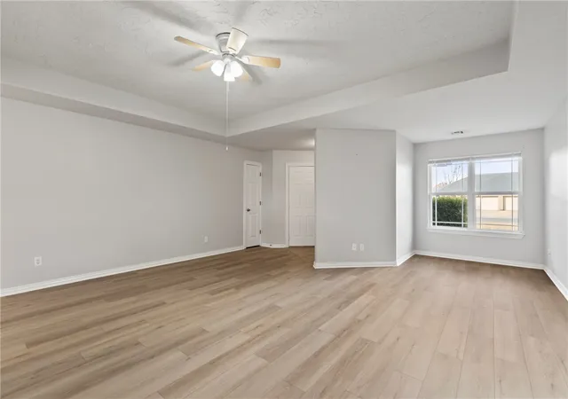 4th image of 211 Ravenwood Blvd, Siloam Springs, AR 72761 | MLS# 1352648