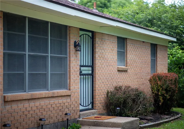 1st image of 2202 Cottonwood Pl, Springdale, AR 72762 | MLS# 1352361