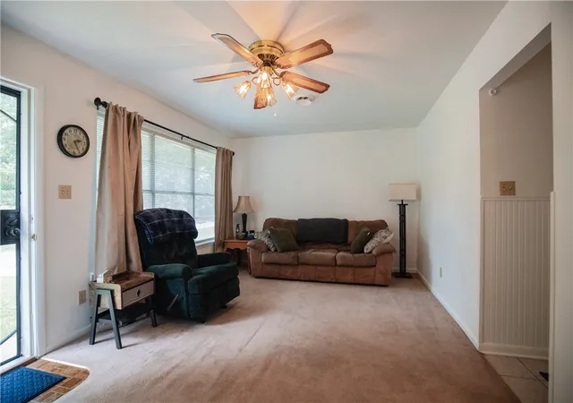 4th image of 2202 Cottonwood Pl, Springdale, AR 72762 | MLS# 1352361