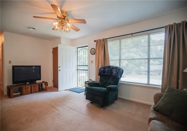 5th image of 2202 Cottonwood Pl, Springdale, AR 72762 | MLS# 1352361