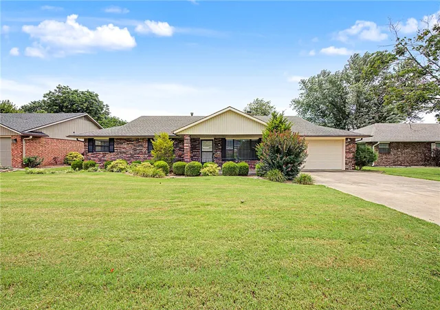 1st image of 1708 Lawrence St, Bentonville, AR 72712 | MLS# 1352169