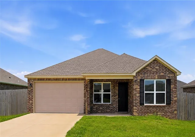 1st image of 905 W Tanner Dr, Siloam Springs, AR 72761 | MLS# 1352615