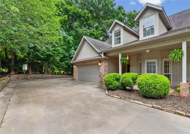 Photo 2 of Townhouse for sale at 2635 E Neely Pl, Fayetteville, AR 72701 | MLS# 1351946 | Listing updated on 2026-07-20