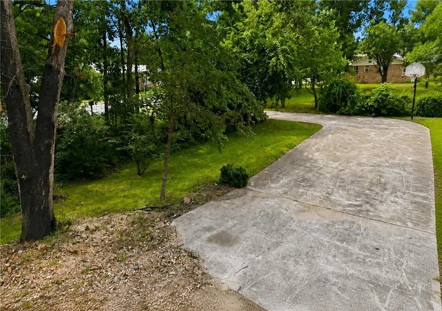 Homes for sale in Siloam Springs, AR | 2811 Summit Dr, Siloam Springs, AR 72761 | MLS# 1352463