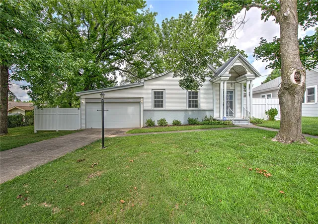 1st image of 1114 S 4th St, Rogers, AR 72756 | MLS# 1352645