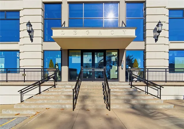 2nd image of 401 W Watson St #401, Fayetteville, AR 72701 | MLS# 1352733