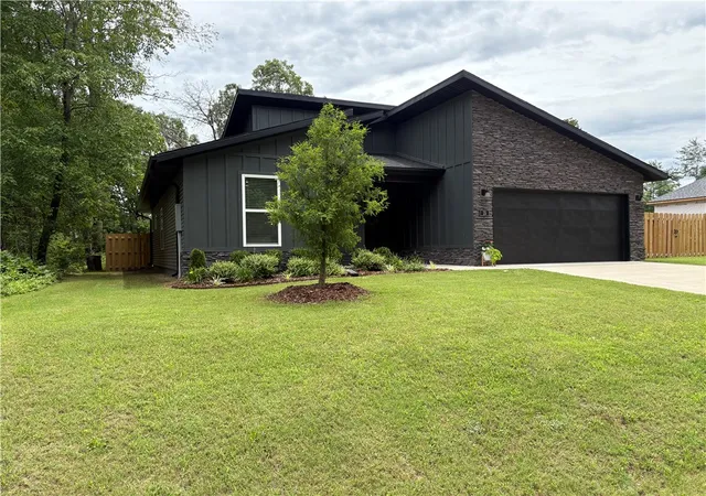 1st image of 15 Exminster Ln, Bella Vista, AR 72714 | MLS# 1352656