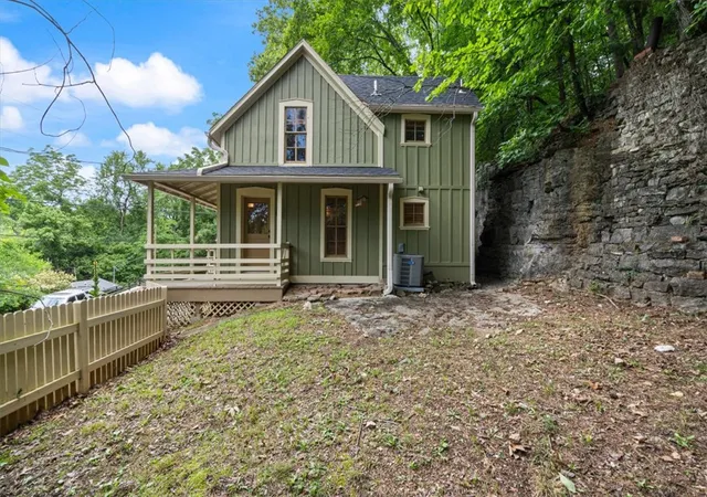 Homes for sale in Eureka Springs, AR | 6 Steele St, Eureka Springs, AR 72632 | MLS# 1352165